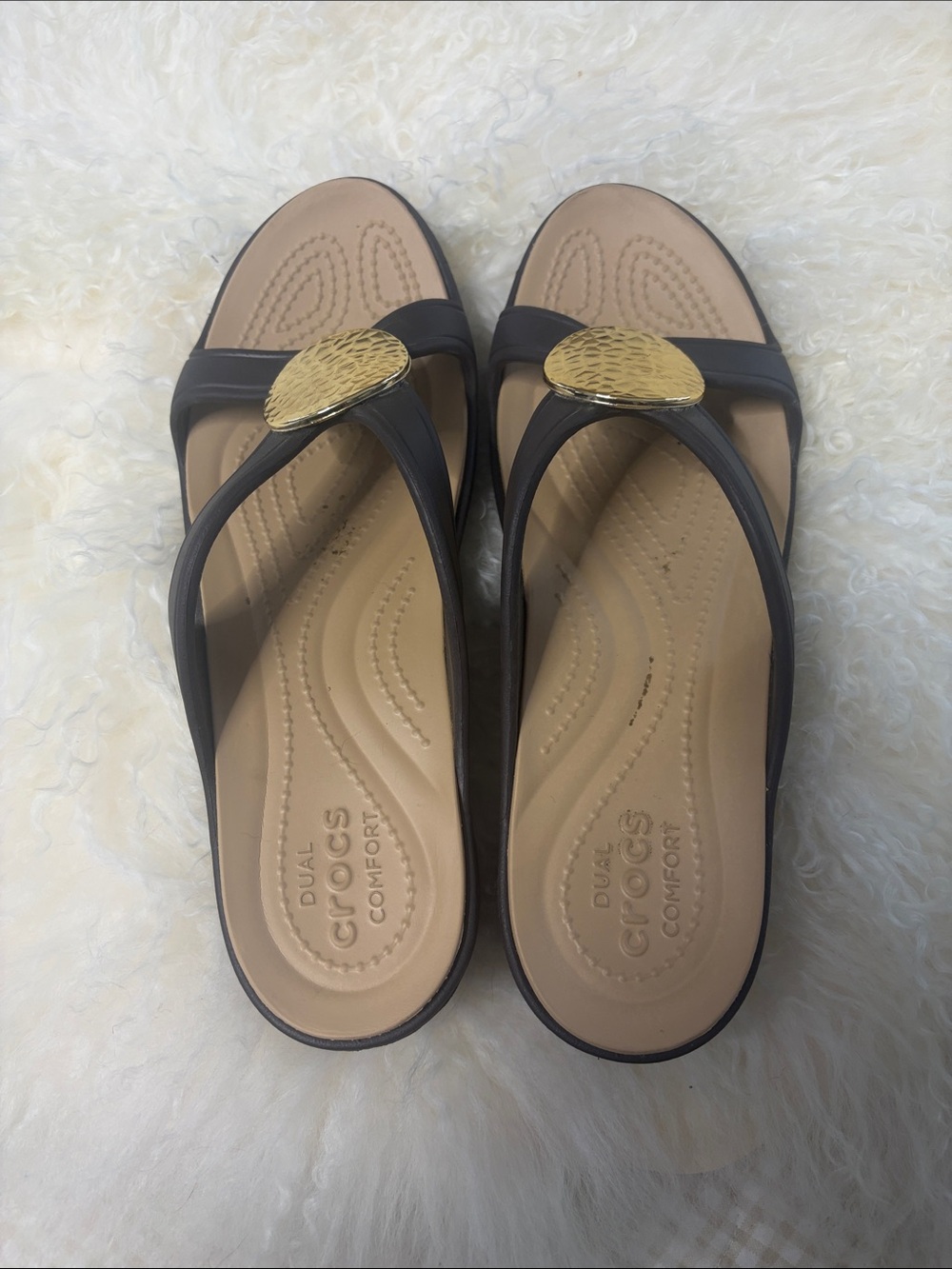 Crocs Sanrah hammered circle wedge sandals